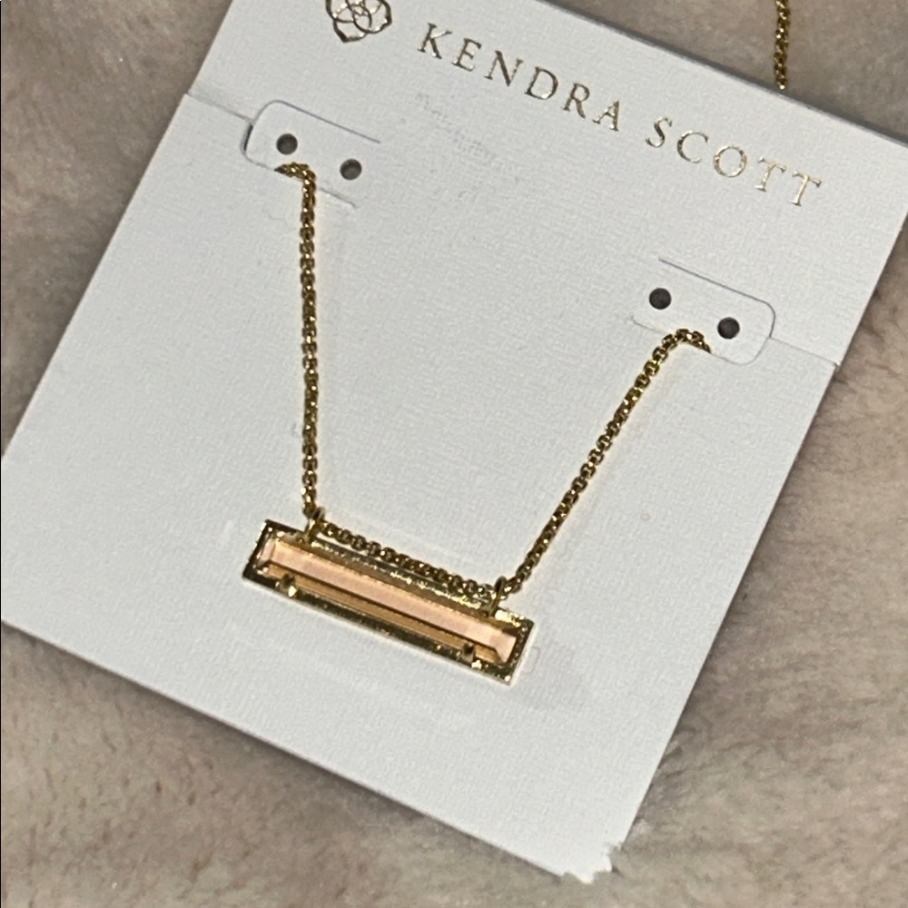 NWT Kendra Scott Leanor Pendant Necklace Gold n Pale Pink